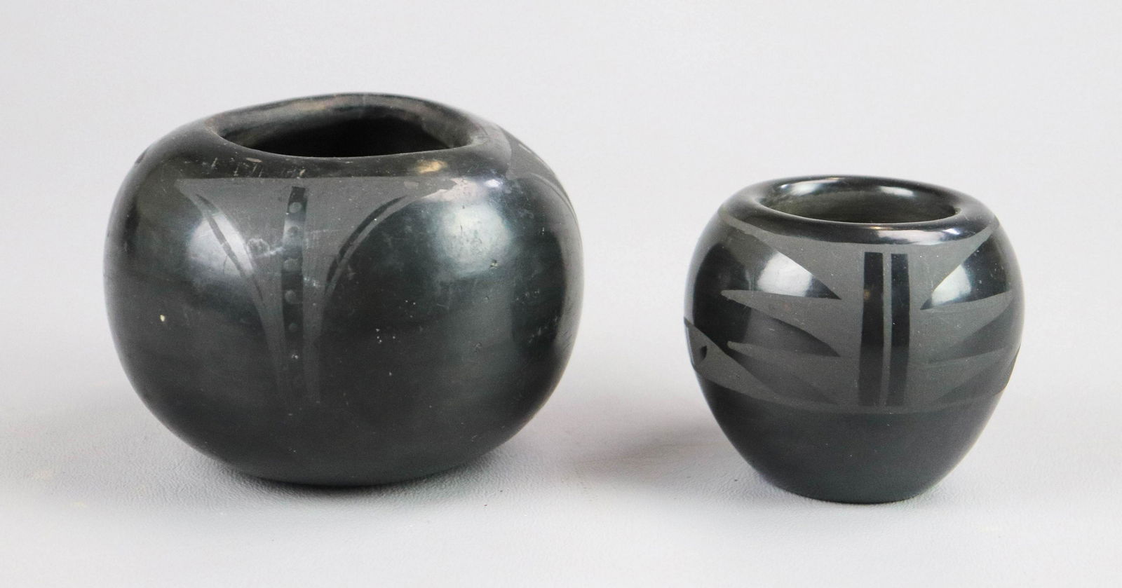 (2) Santa Clara Blackware Pots (1 of 2)
