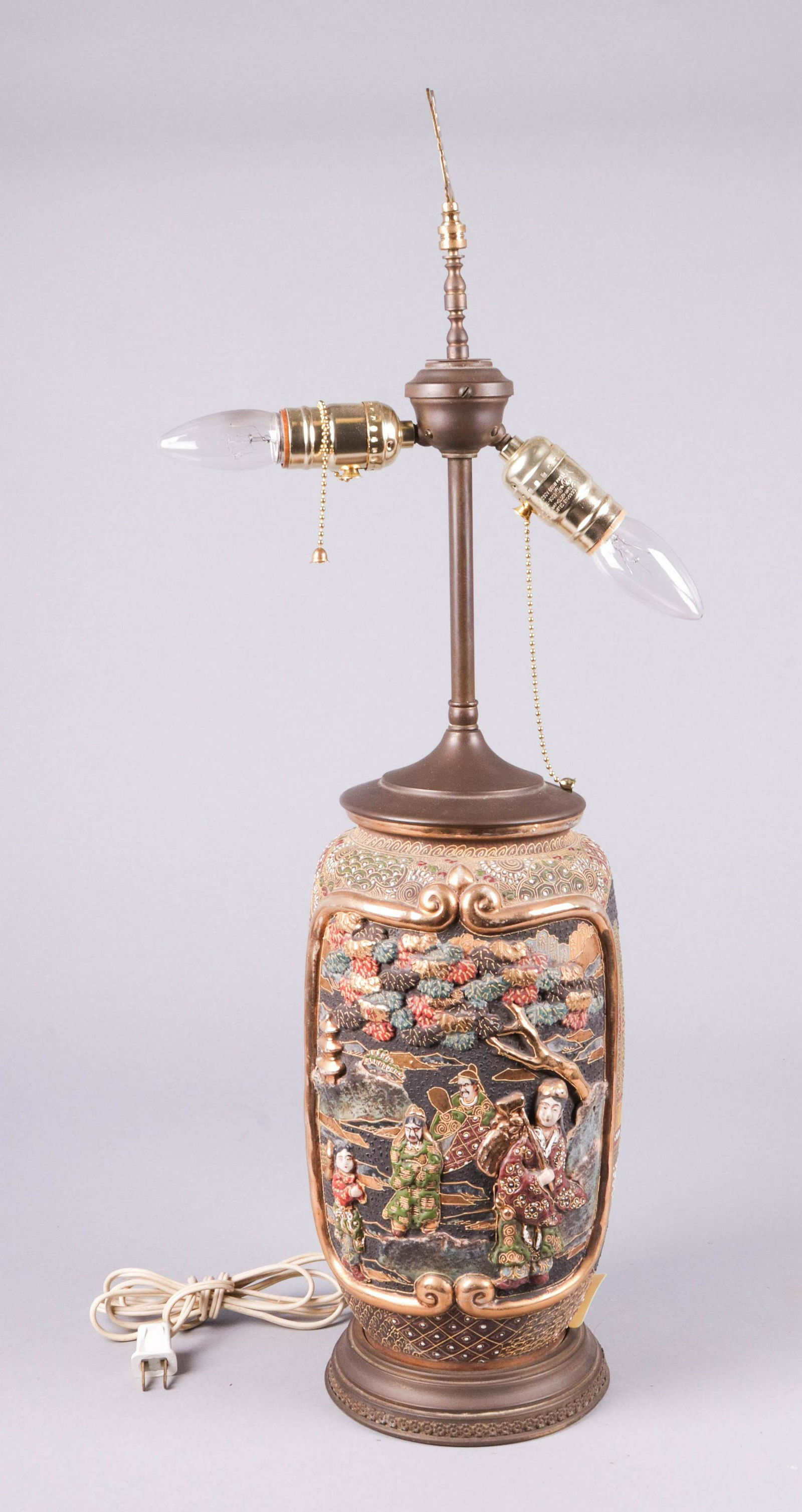 Japanese Satsuma Vase Table Lamp (1 of 2)