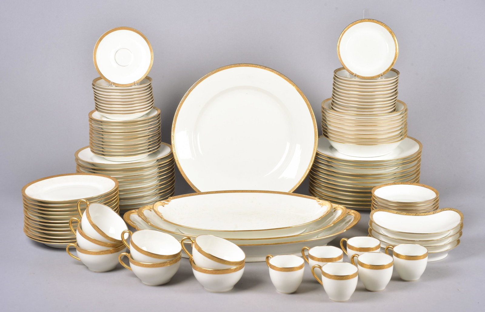 (111) Limoges Gilt Edge Dinnerware: (111) Limoges gilt edge dinnerware to include (12) dinner plates, 9-3/4", (12) luncheon plates, 8-5/8", (12) salad plates, 7-1/4", (12) b + b plates, 6-1/4", (10) fruit bowls, 5-1/4", (9) soup bowls, 