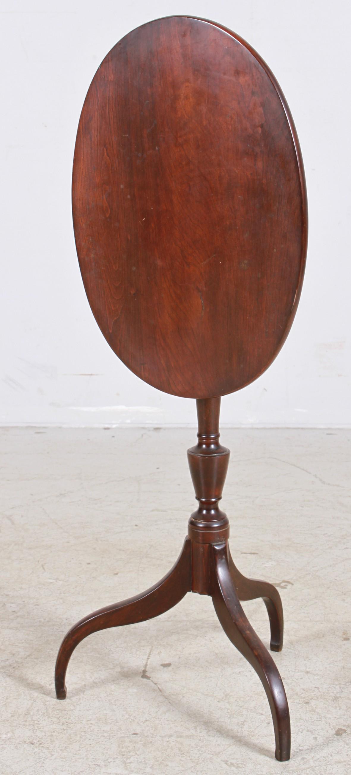 Cherry American Federal tilt top candle stand (1 of 2)