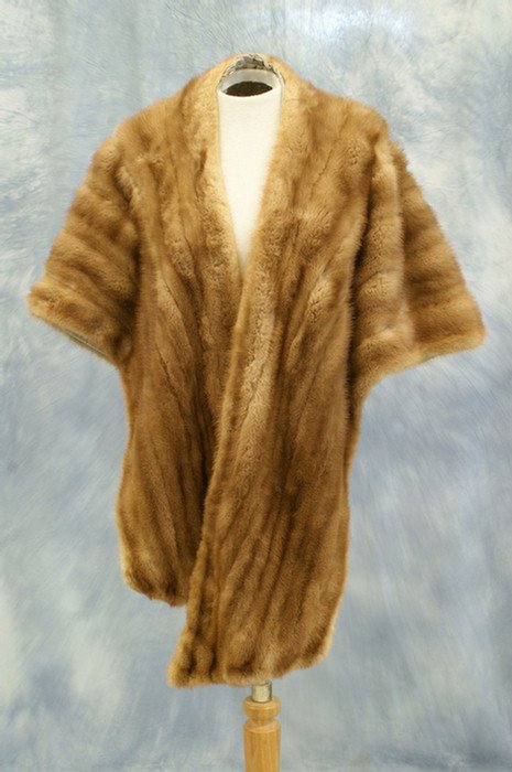 Champagne mink stole: Champagne mink stole