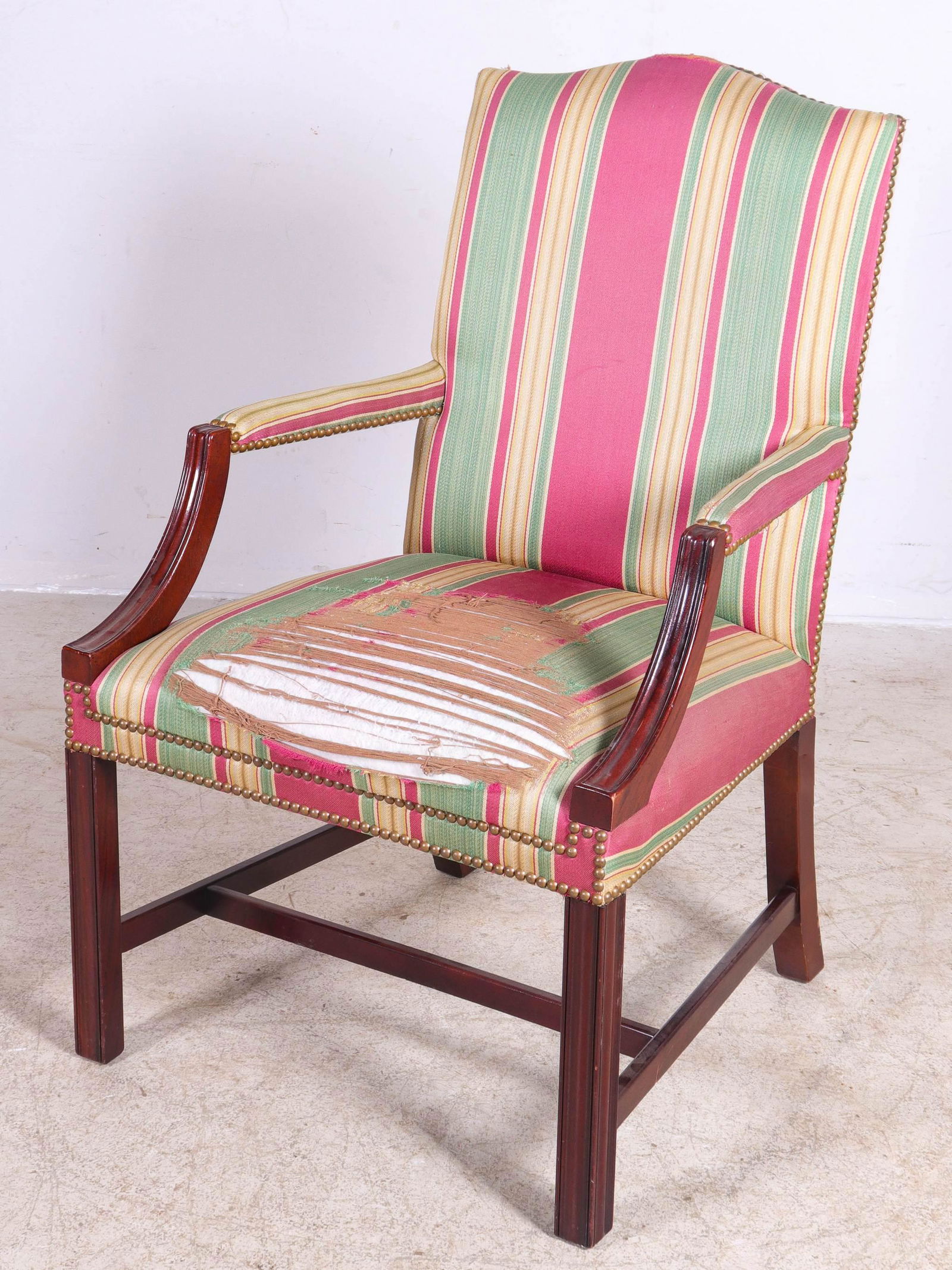 Kindel Chippendale style mahogany lolling chair (1 of 2)