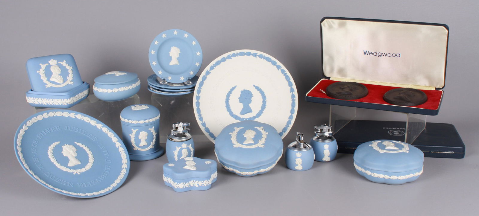 (19) Pcs Wedgwood Queen Elizabeth Porcelain (1 of 5)