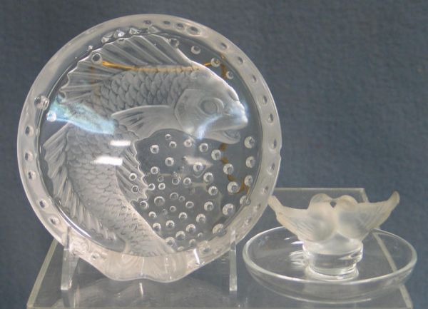 Lalique fish design bowl, Lovebirds,: Lalique fish design bowl, Lovebirds, each w/damage, Lalique, France