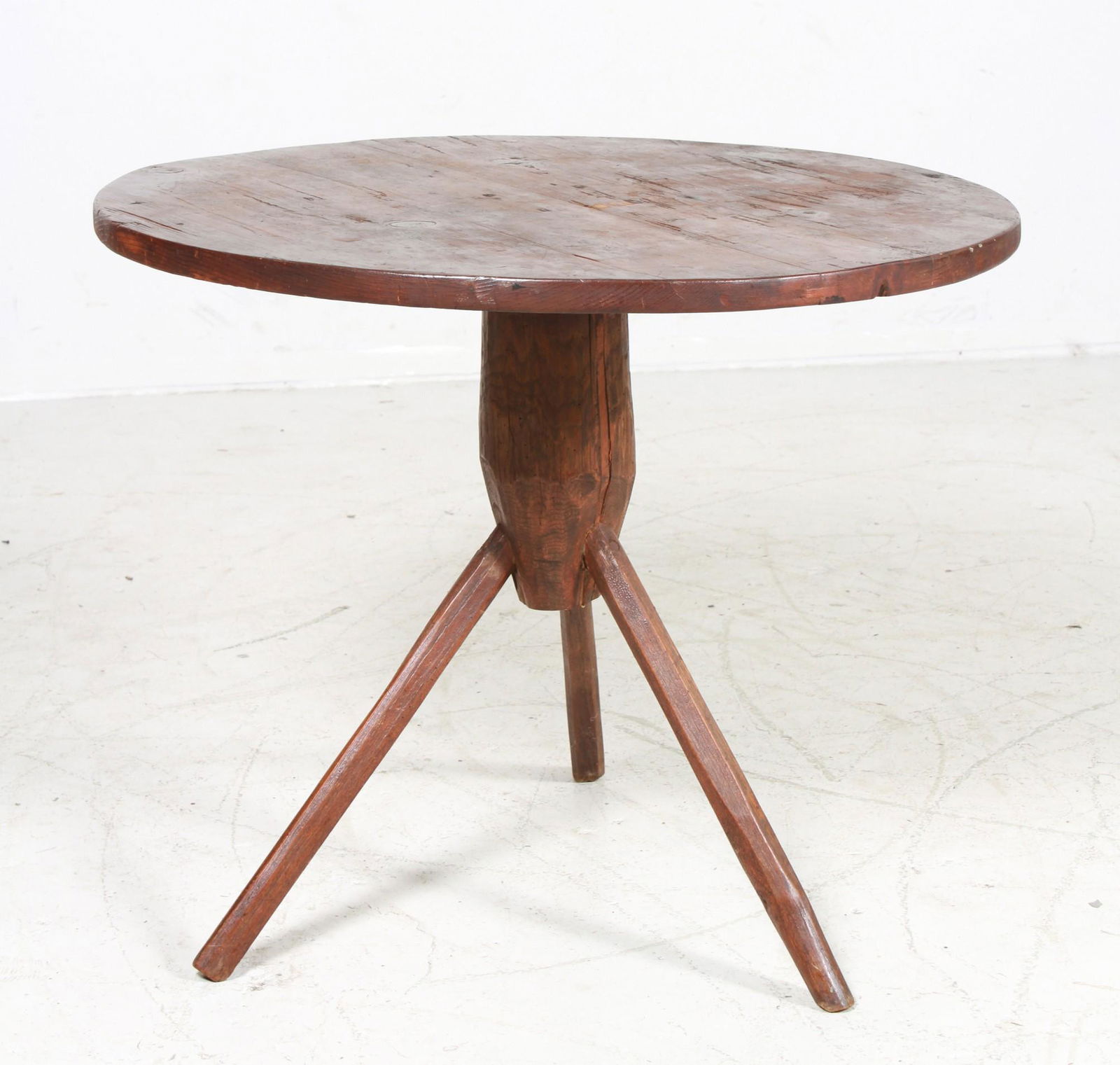 Primitive Pine Tripod Base Round Table (1 of 2)