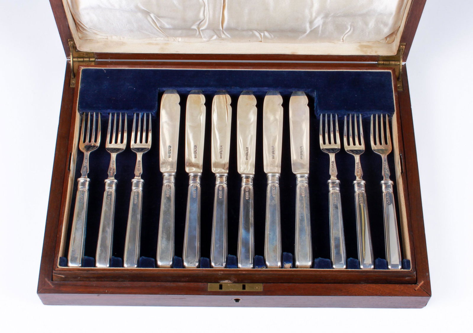 12 Pc Cased Sheffield Sterling Silver Fish Set, 1929 (1 of 5)