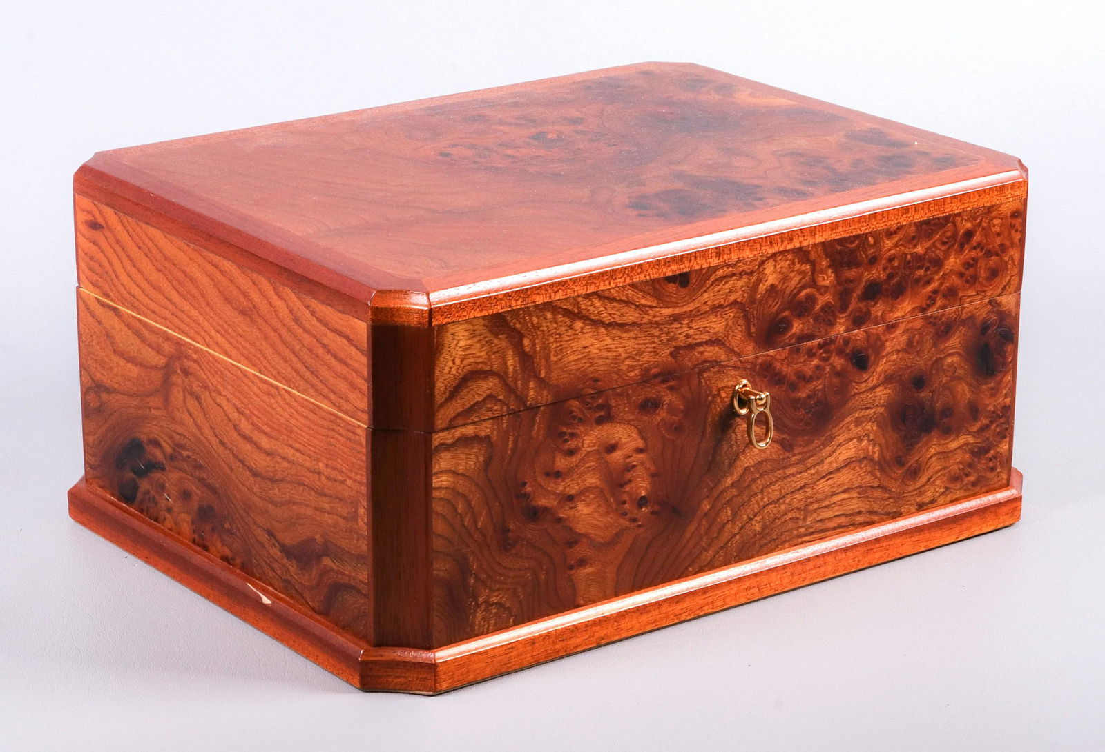 Mark Cross Burl Wood Jewelry Box: Mark Cross burl wood jewelry box, lift out gold tone handled fitted tray, lock and key closure, cut corners, 13-1/4" L x 10-1/4" D x 6-1/2" H