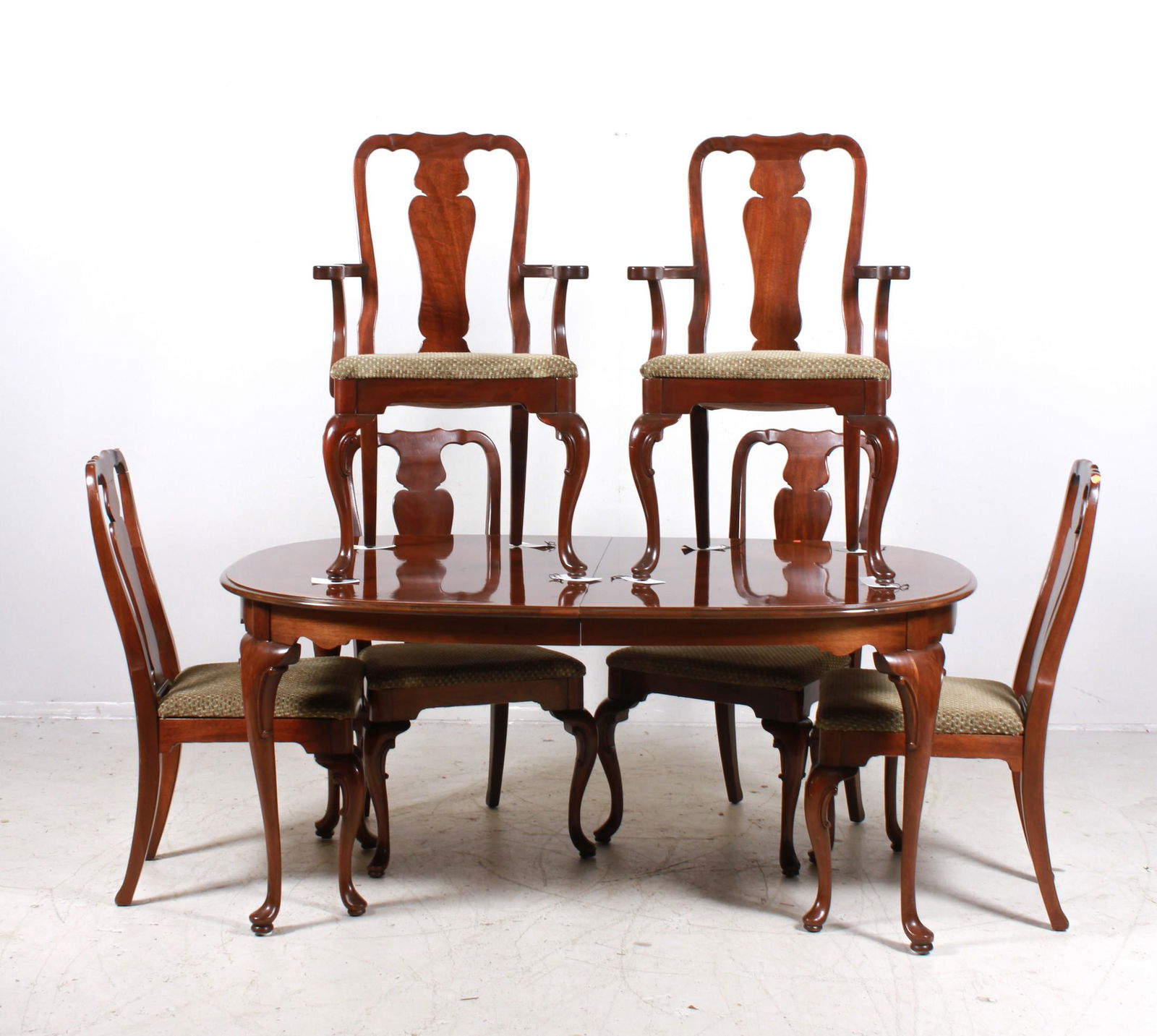 (7) pc Hickory Queen Anne style Mahogany dining set (1 of 5)