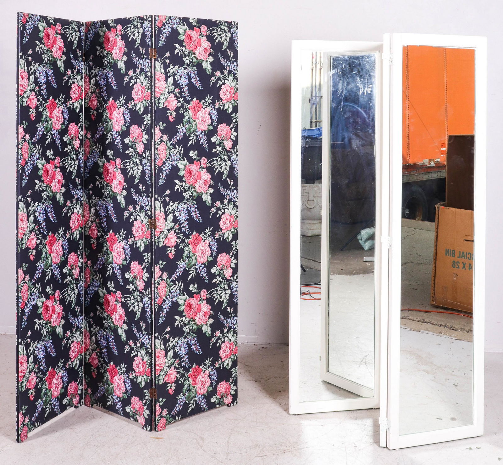 Floral upholstered and mirrored 3-panel screen (1 of 1)