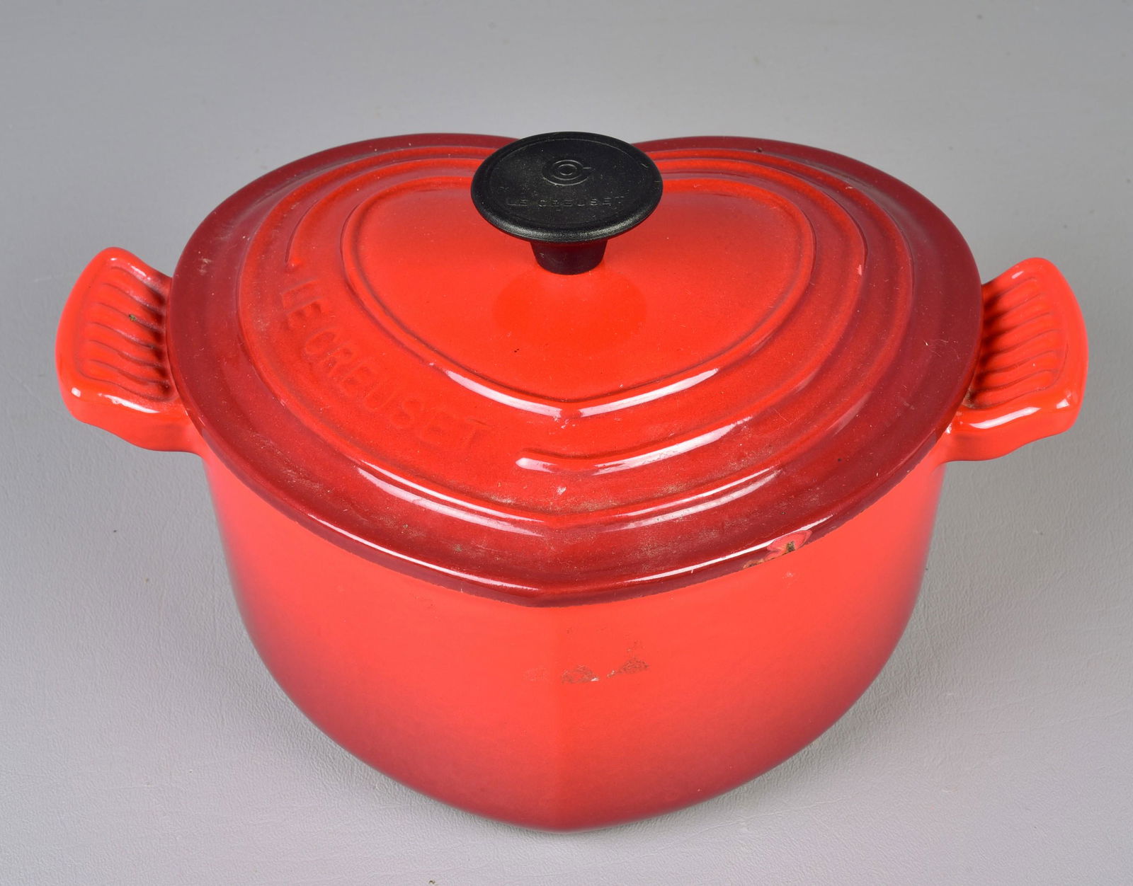 Heart Form Le Creuset Enameled Pot (1 of 6)