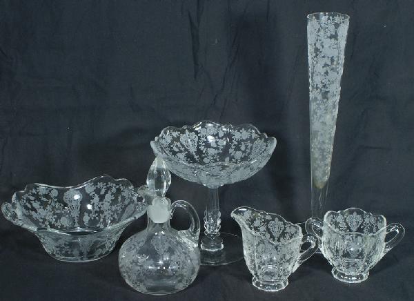 13 pcs Cambridge Rose Point tableware, (2) 3900/4: 13 pcs Cambridge Rose Point tableware, (2) 3900/41 creamers, 3 1/4", 3 3/4", each with sugar bowl, 3400/68 footed creamer with sugar bowl, cruet, 5 3/4", (2) mayonnaise bowls, no under plates, 6 1/2",
