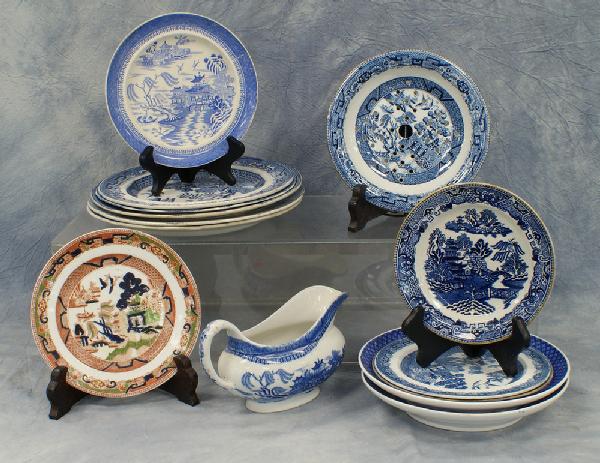 15 Pcs of English blue transfer dinnerware, Willo: 15 Pcs of English blue transfer dinnerware, Willow pattern plates, 3 dark blue Chinese Export style plates, strainer insert, gravy boat, tureen lid, polychrome plate