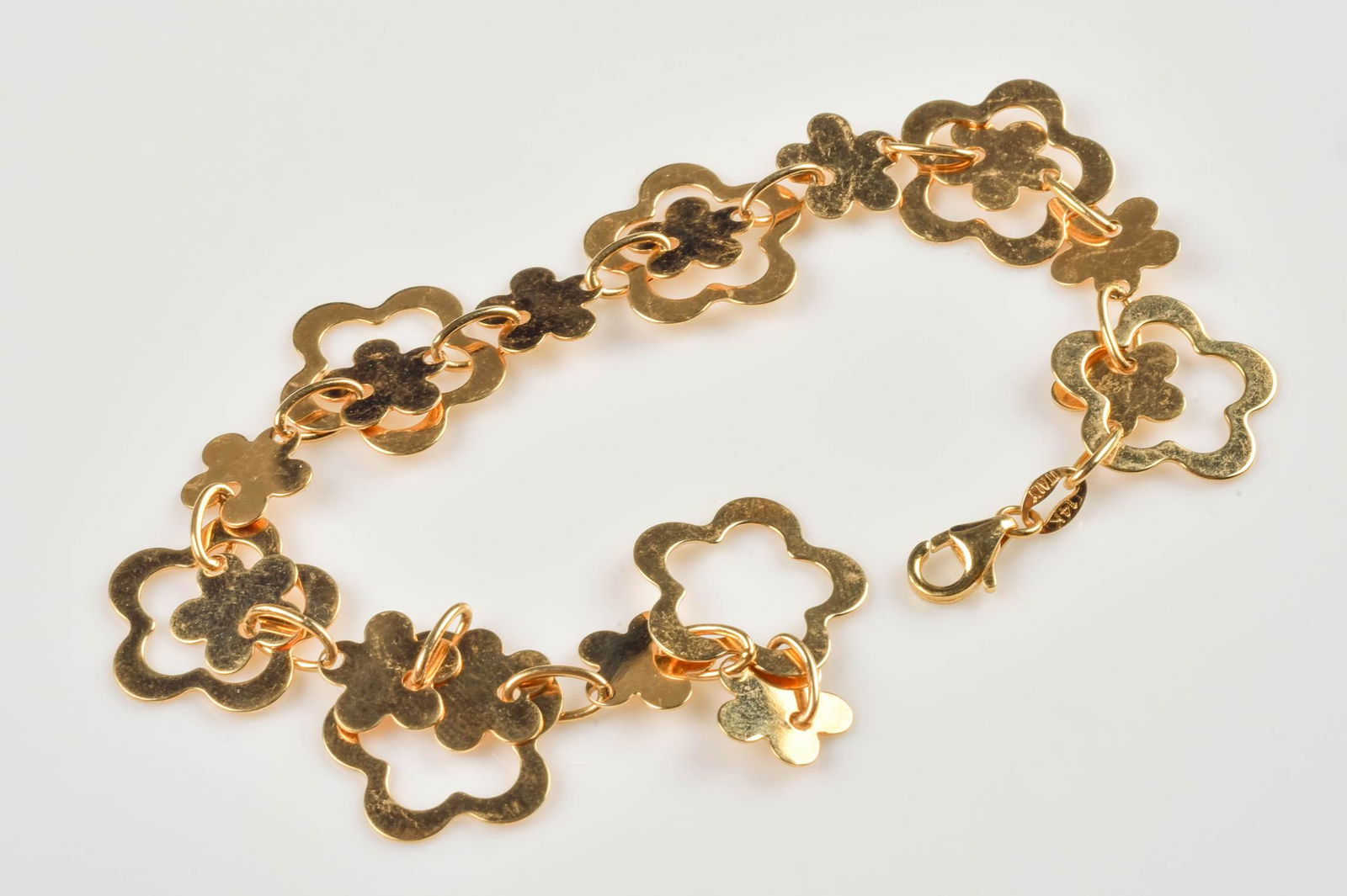 14K YG Flower Cut Out Link Bracelet (1 of 2)