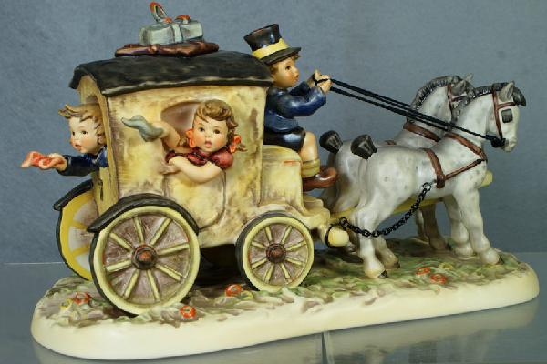 Hummel figurine: Fond Goodbye - 660, 7" x 11", mod: Hummel figurine: Fond Goodbye - 660, 7" x 11", modern marks, no damage, original box, 4 digit security number etched on base