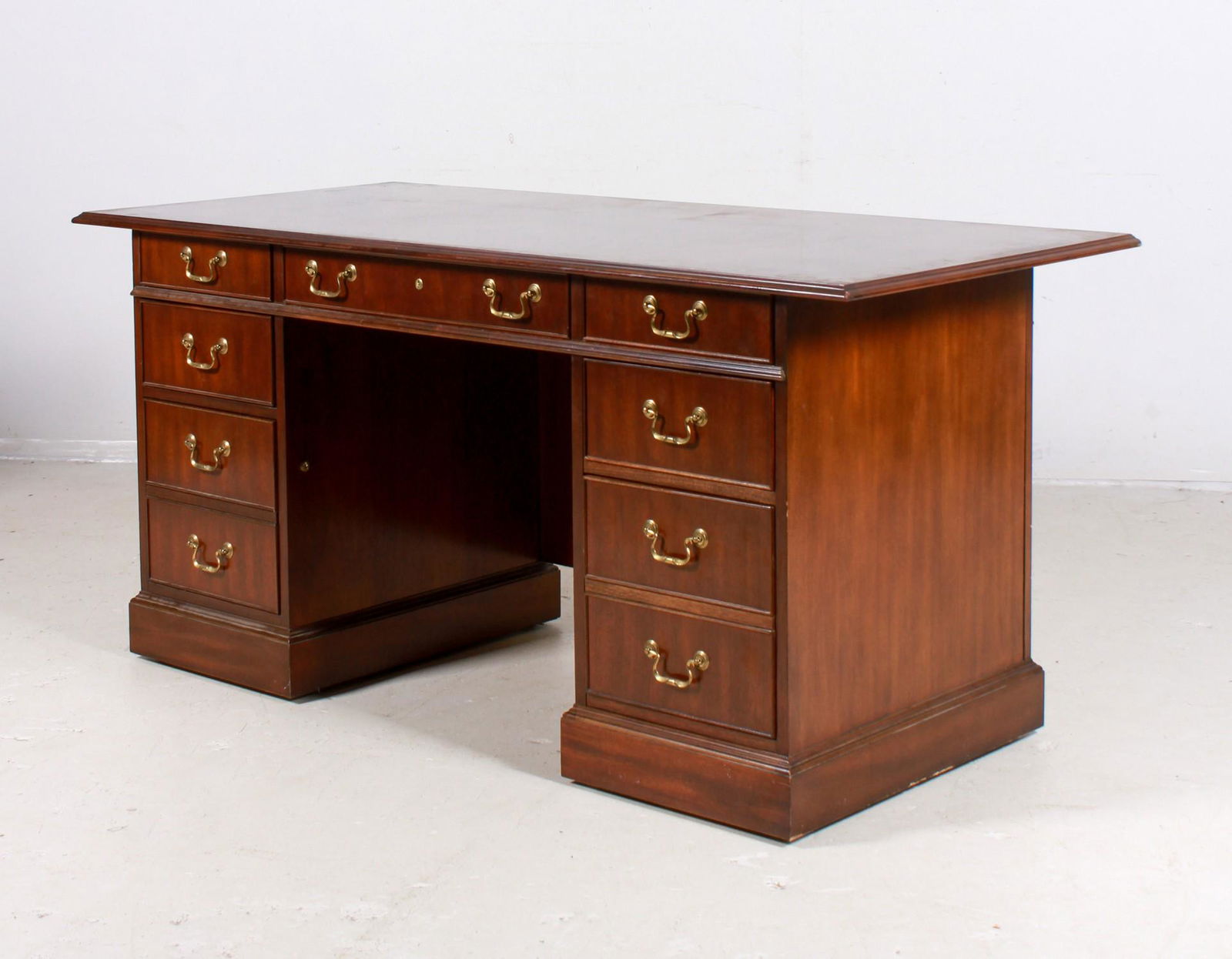 National Mt Airy Mahogany executive desk (1 of 5)