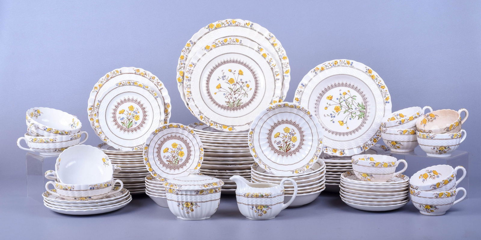 (91) Pcs Spode Buttercup Dinnerware (1 of 7)