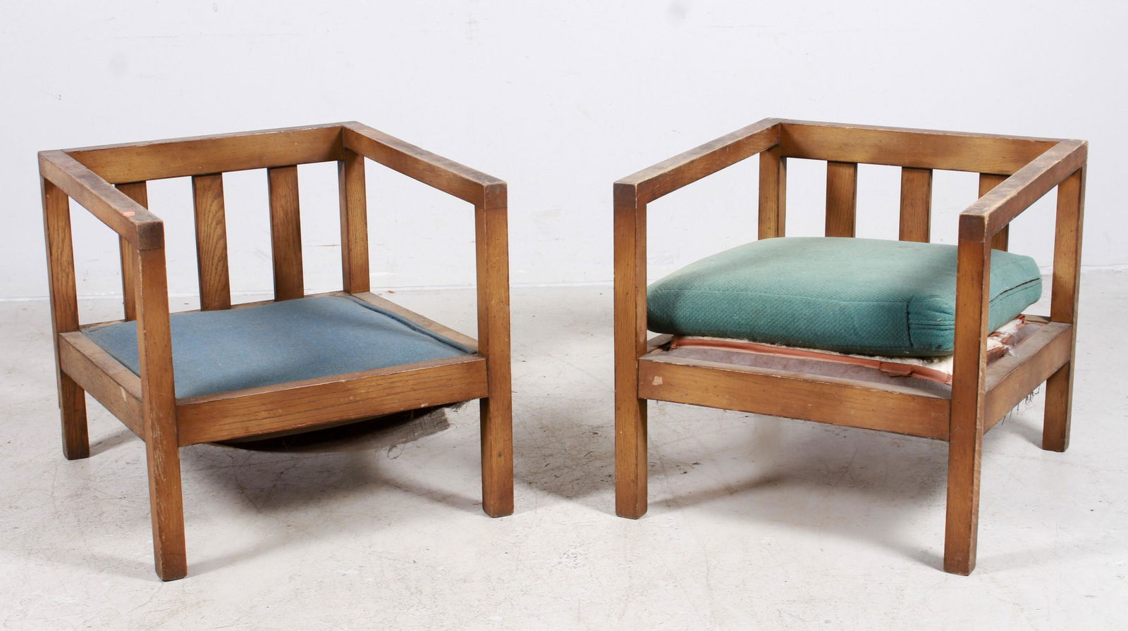 Pair Mission oak style lounge chairs (1 of 4)