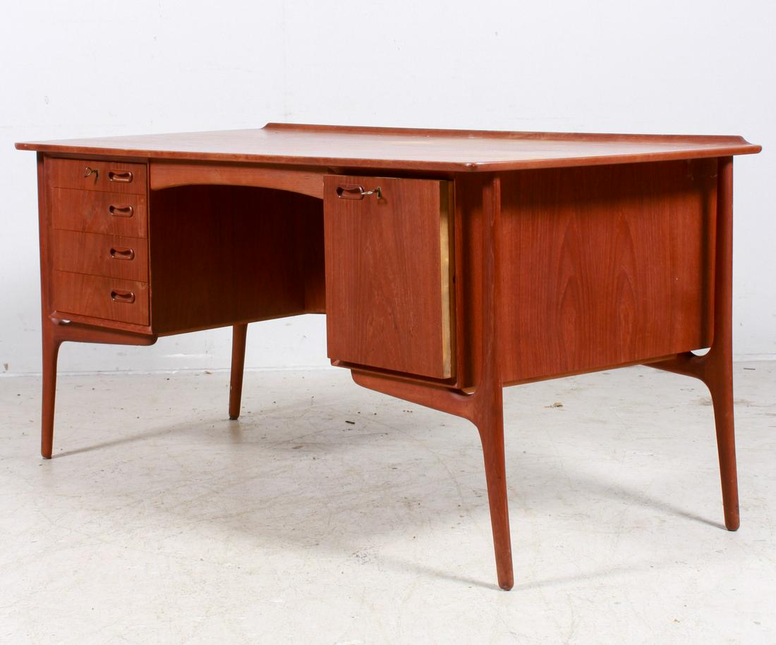 Modern Design teak desk (1 of 3)