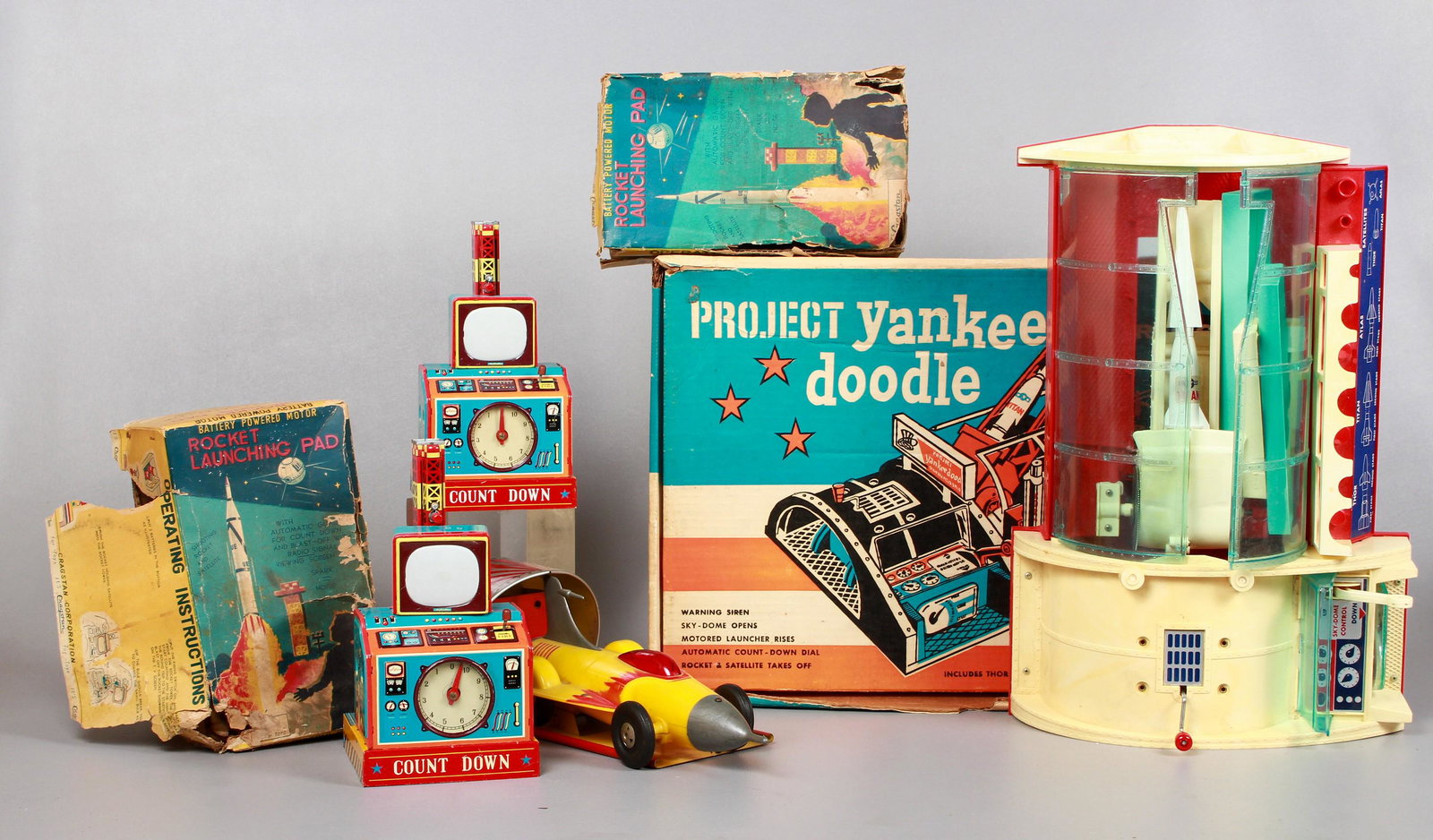 (4) Rocket Launch, Vehicle and Rocket Station Toys (1 of 5)