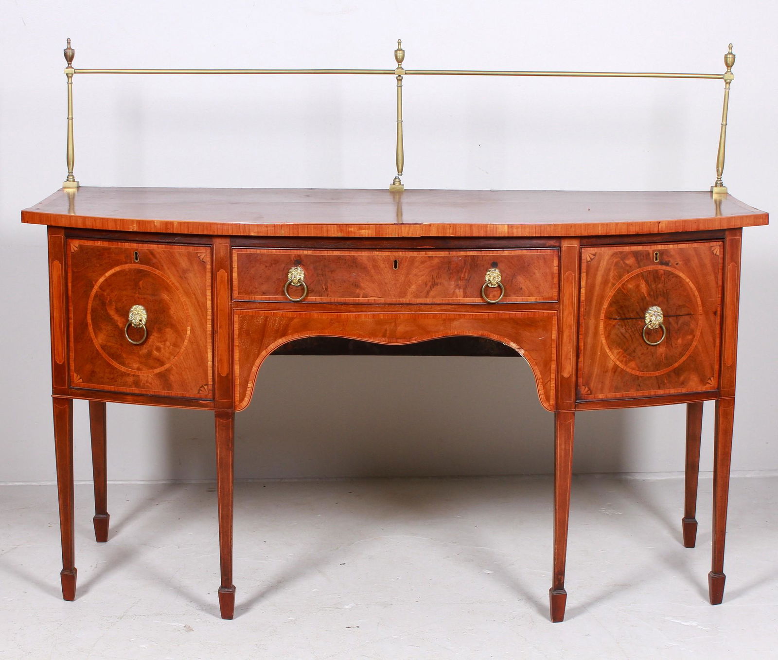 Georgian English Inlaid Mahogany Hepplewhite sideboard (1 of 10)