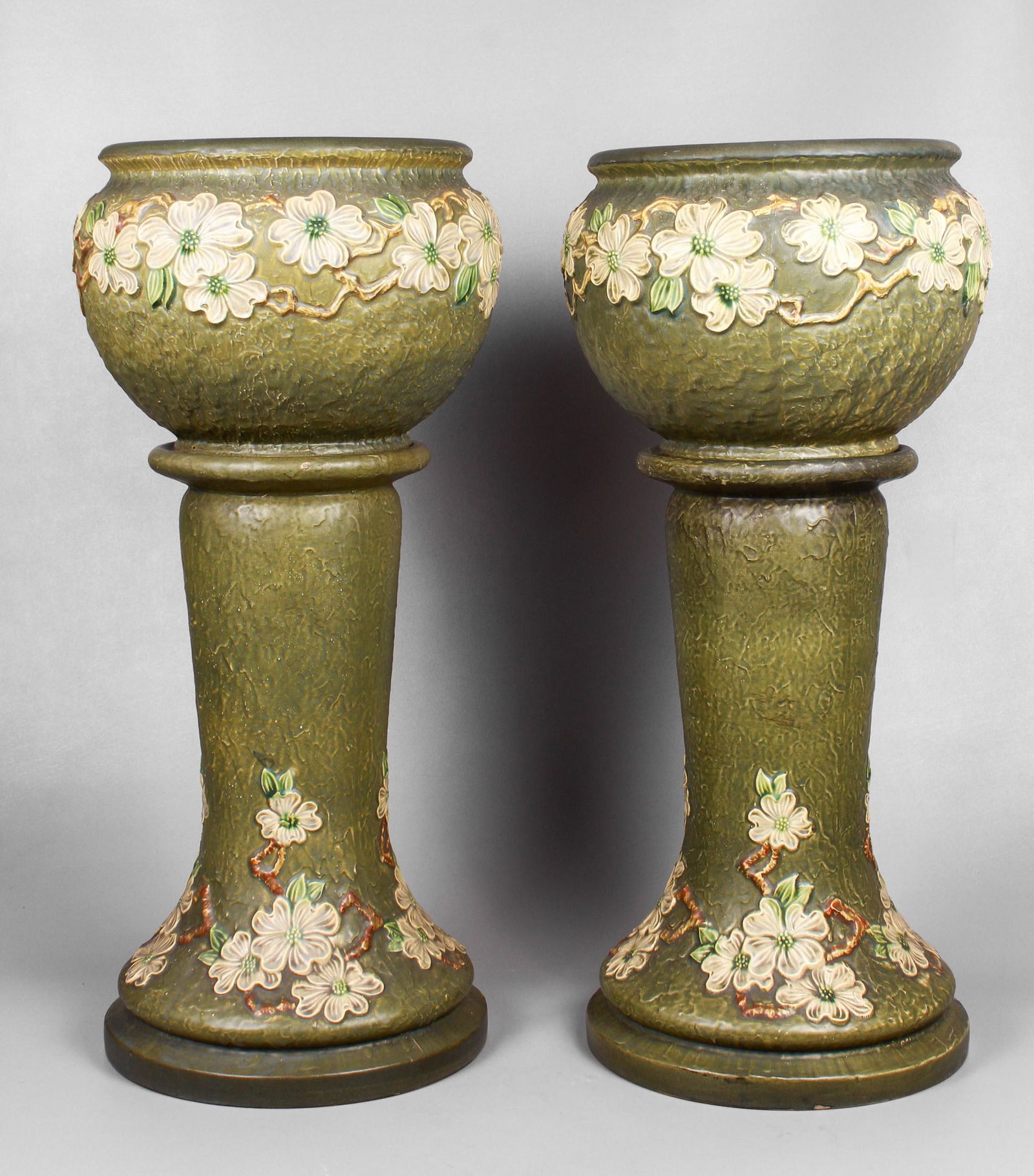 Roseville Jardiniere and Stand Pair (1 of 3)