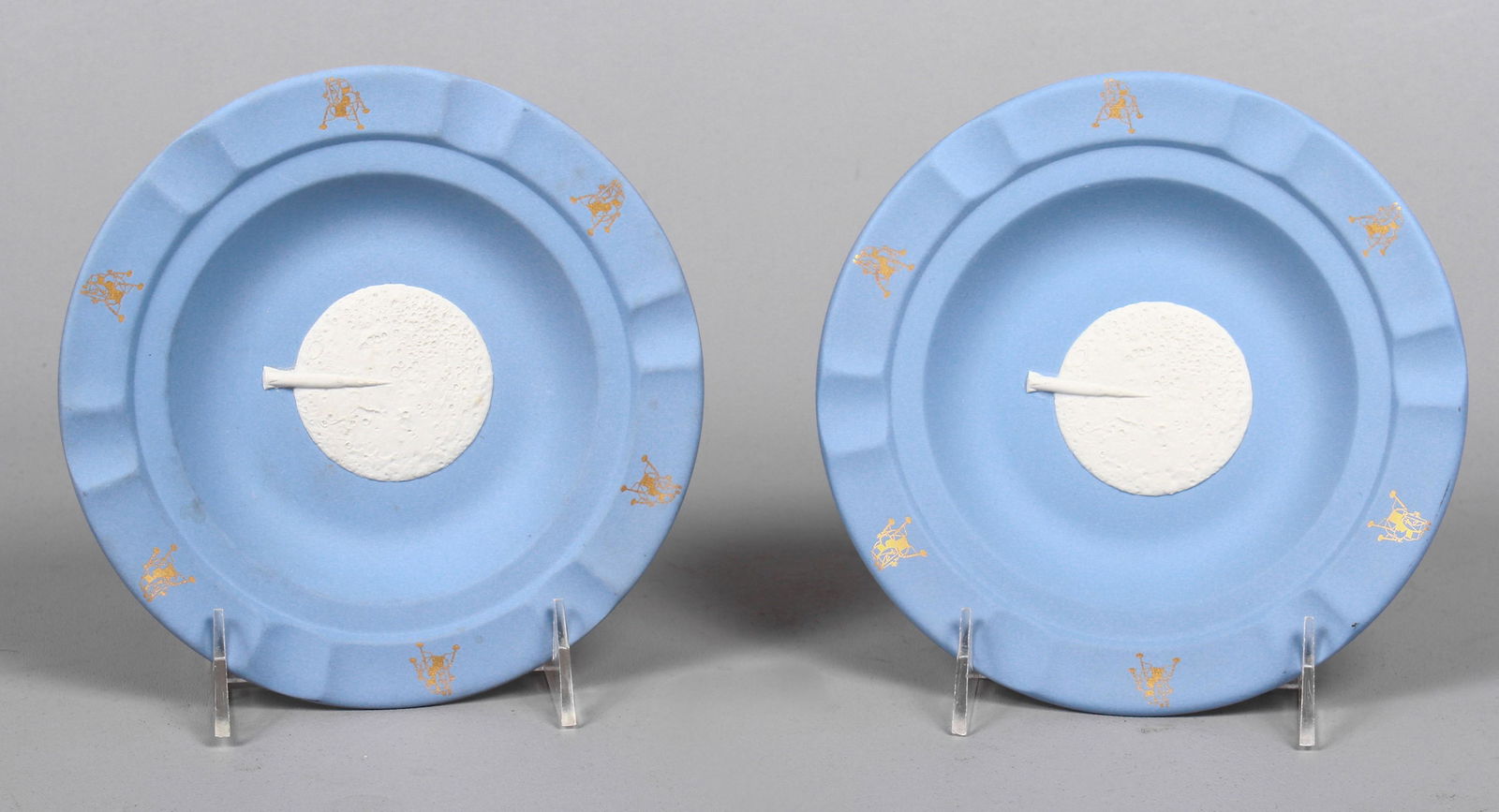 (2) Wedgwood 2001 A Space Odyssey Ashtrays (1 of 4)