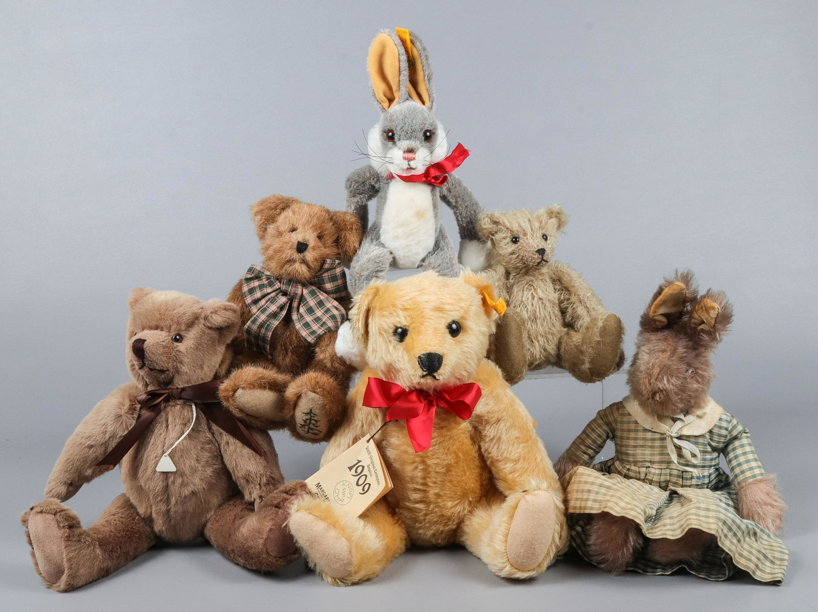 (6) Rabbit and Bear Stuffed Toys (1 of 3)