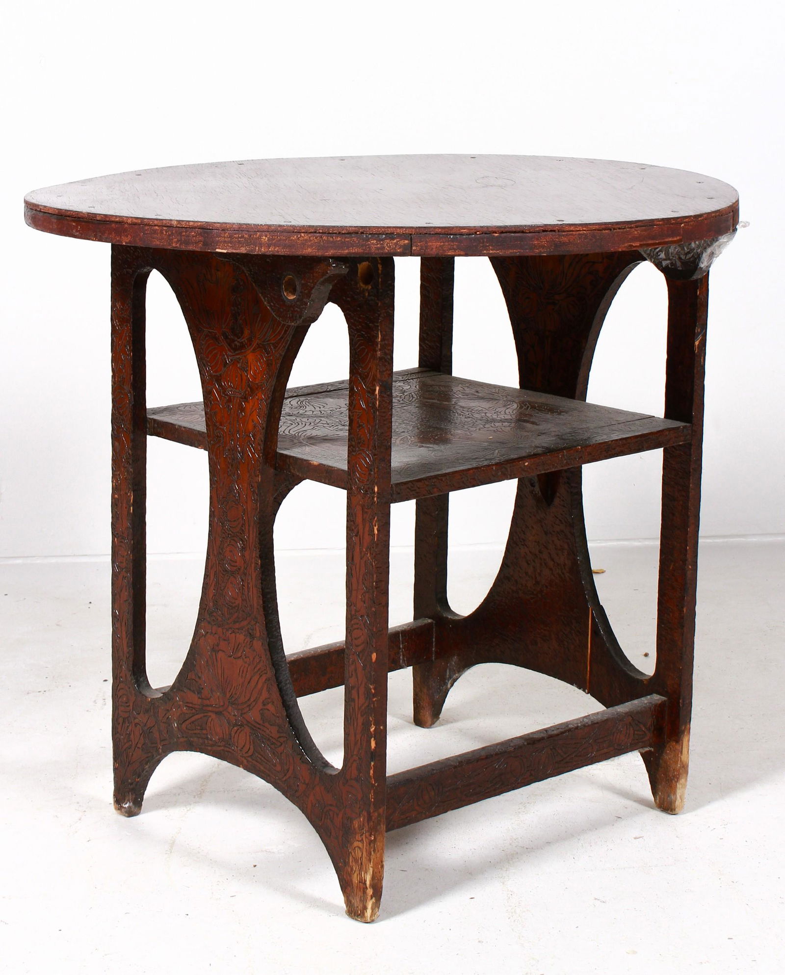 Carved bench table: Carved bench table, round table top marked "Rest-Ye and Thankful-Be", carved flower and leaf decoration, 27"h x 29"diameter top