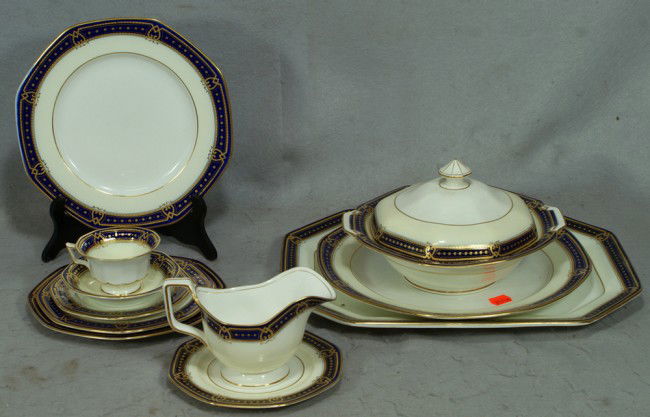89 pcs George Jones Crescent dinner porcelain, gil: 89 pcs George Jones Crescent dinner porcelain, gilt & cobalt decoration