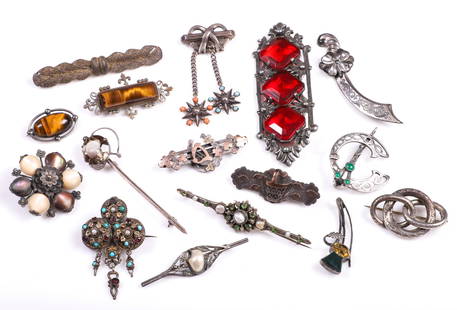 (16) Brooches and Pins: (16) Brooches and pins to include Theodor Fahrner sterling filigree bar pin, 2-3/4" L, sterling, yellow and rose gold bar pin with horseshoe, clovers and harp, 2" L, sterling and MOP flower form pin,