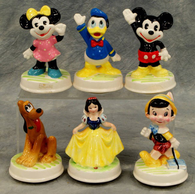 (6) Ceramic music boxes, 1976, Mickey, Minnie, Plut: (6) Ceramic music boxes, 1976, Mickey, Minnie, Pluto, Donald, Pinocchio, Snow White