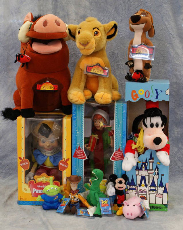 Plush lot, a musical Pinocchio, musical Peter Pan,: Plush lot, a musical Pinocchio, musical Peter Pan, and Goofy, in original boxes, Lion King and Toy Story