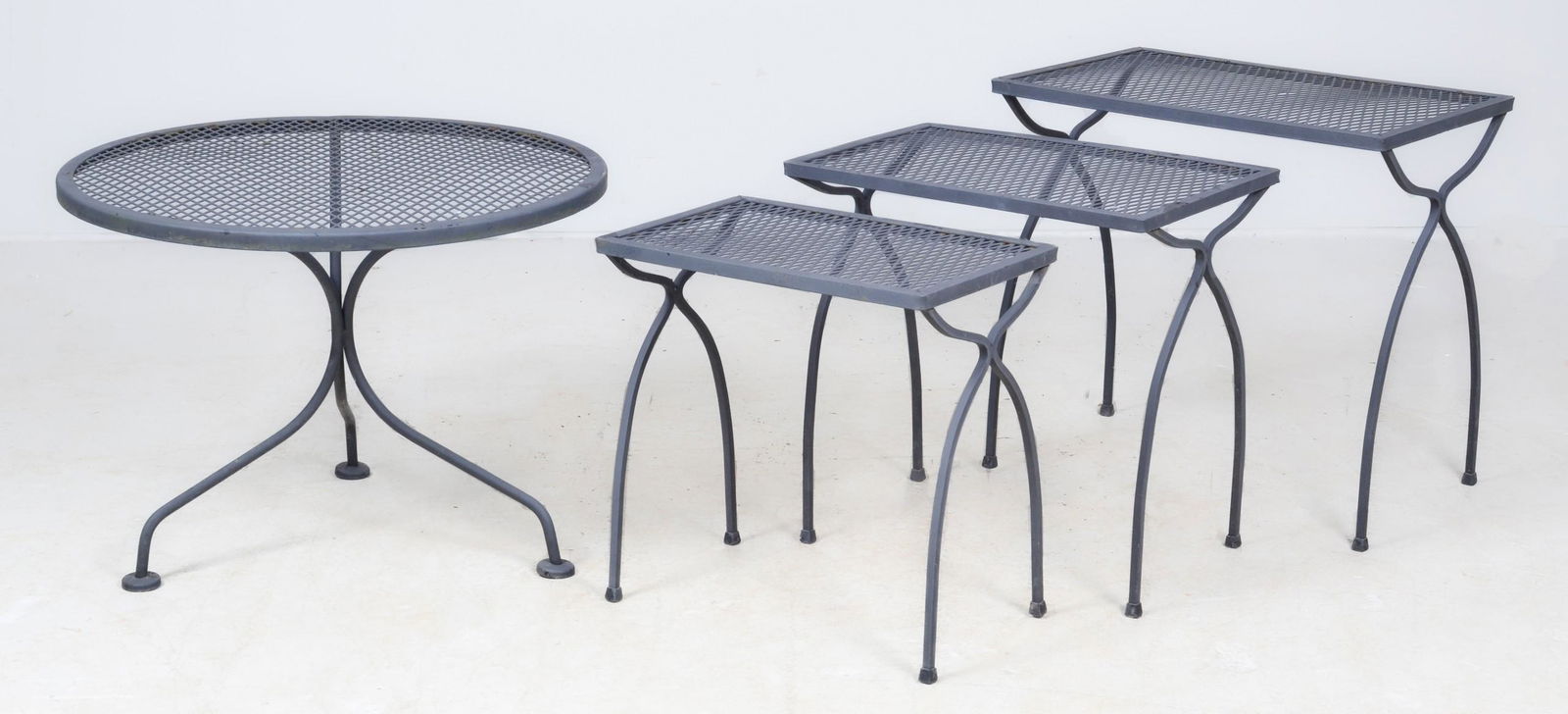 Set 3 Salterini nesting tables, Salterini round side table (1 of 6)