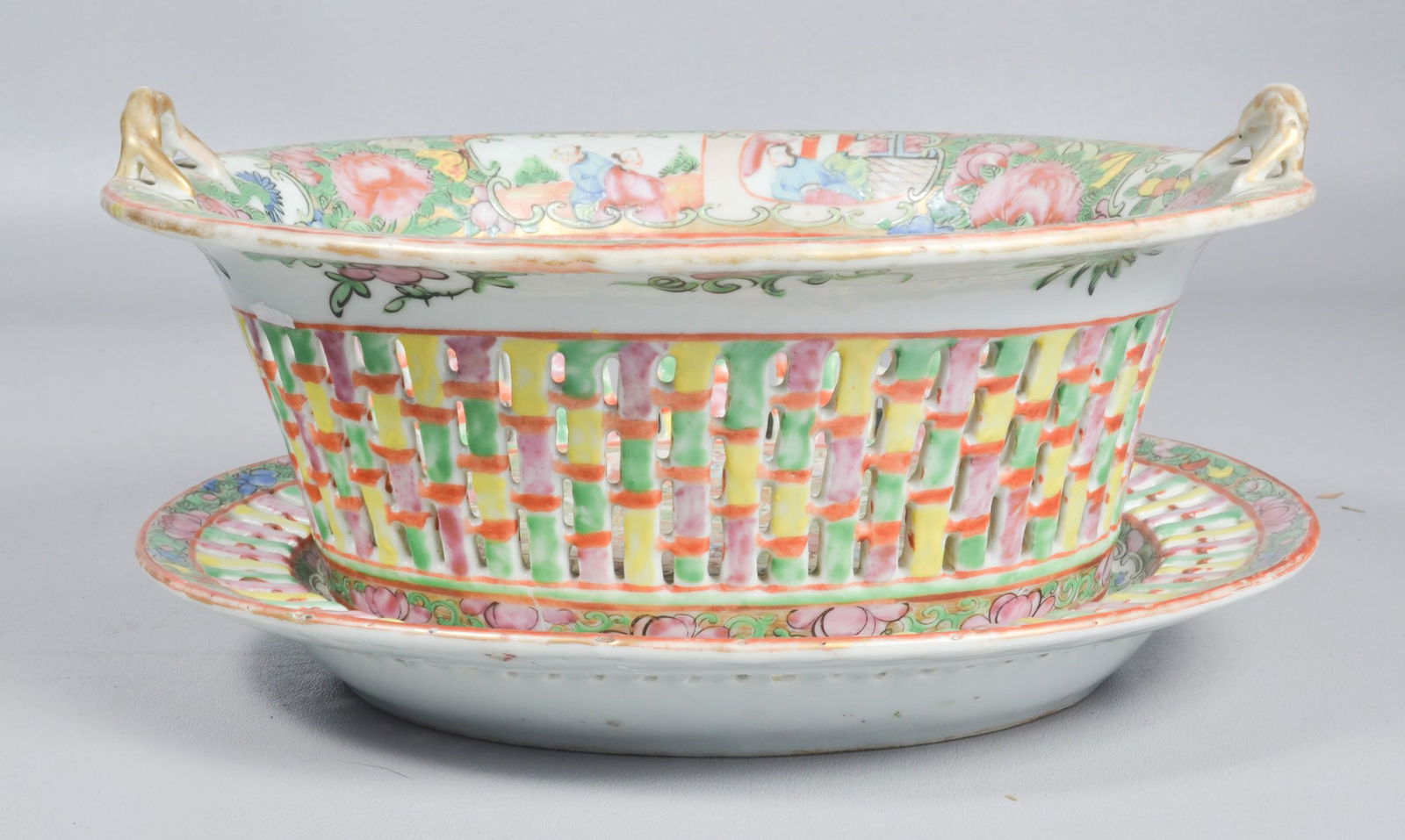 Chinese Rose Medallion Chestnut Basket w/ Tray (1 of 4)