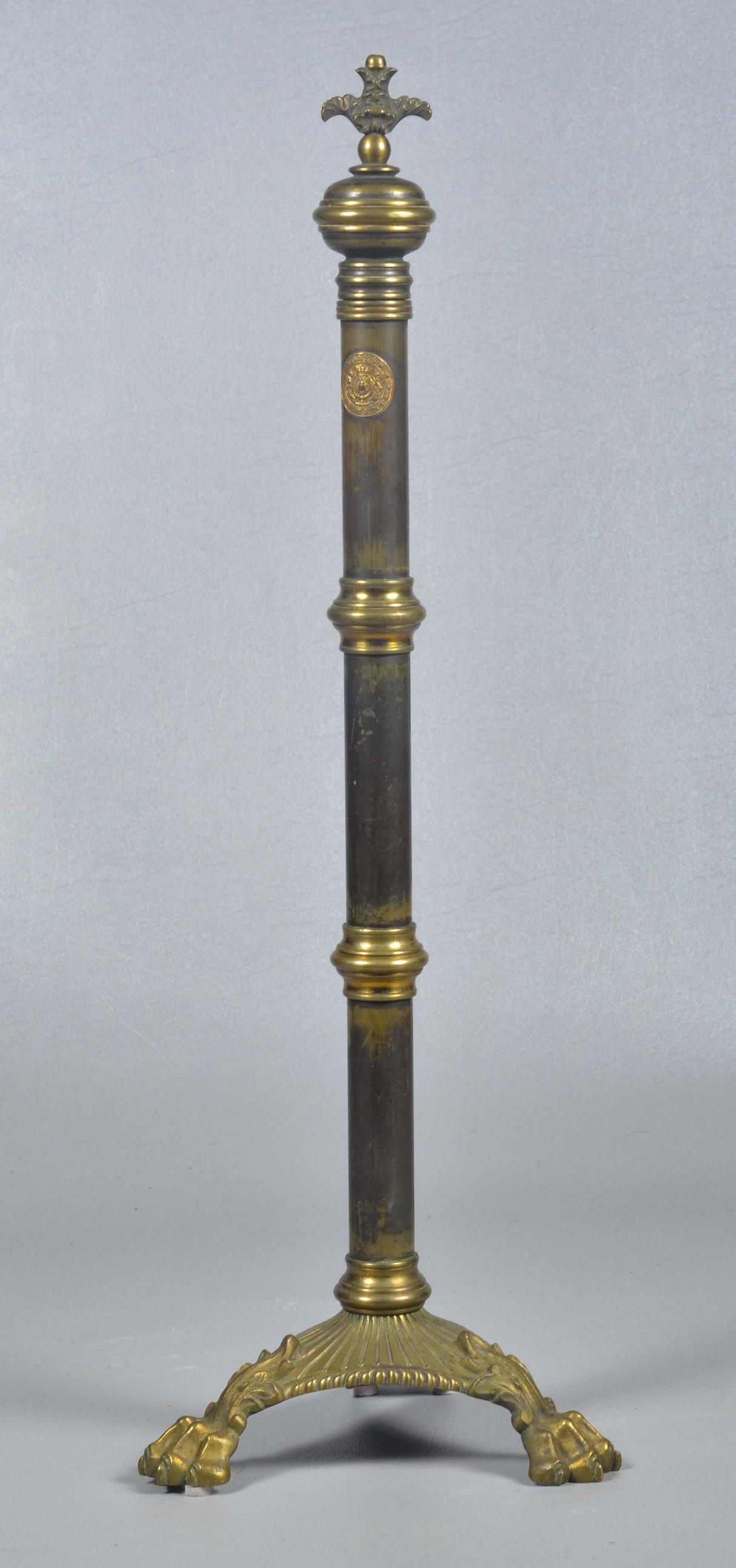 Days Patent Candle Screen Stand (1 of 4)