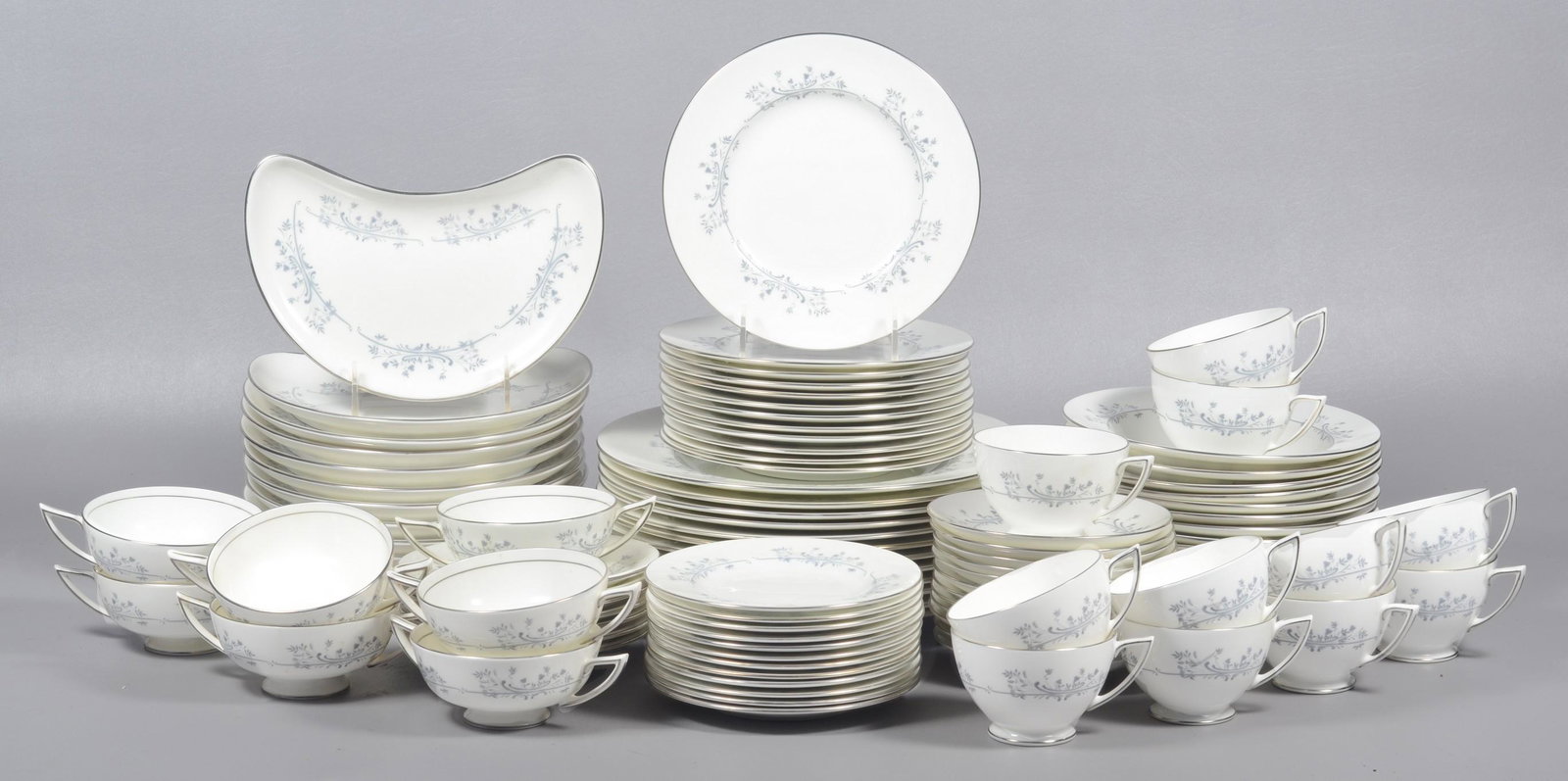 (97) Pcs Minton 'Pandora' Dinnerware (1 of 3)
