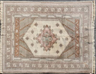 6'10" X 9'4" Romanian Tabriz Rug: 6'10" X 9'4" Romanian Tabriz Rug, stains,please see photos for any specific condition concerns.