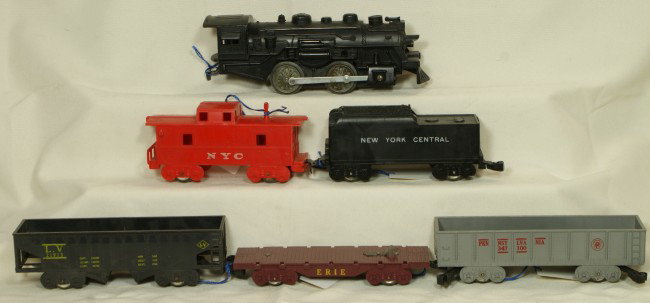Marx freight set including engine, tender & 4 cars: Marx freight set including engine, tender & 4 cars