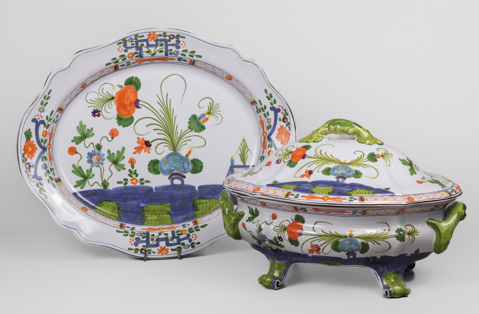 Scully and Scully Tureen and Tray (1 of 3)