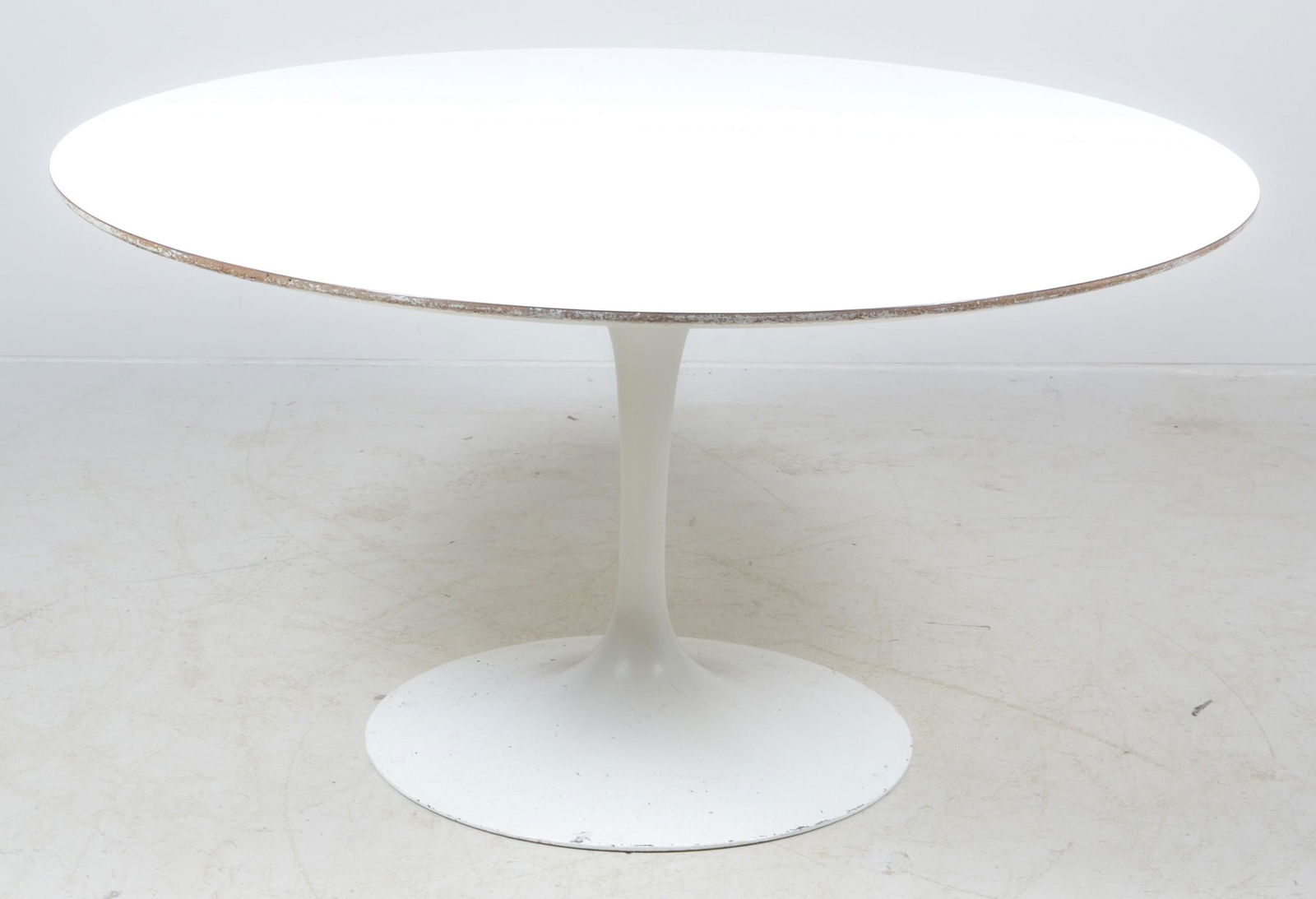 Eero Saarinen for Knoll "Tulip" dining table (1 of 7)