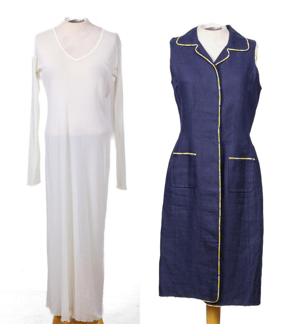 (2) Ralph Lauren and Oscar De La Renta Dresses: (2) Ralph Lauren and Oscar De La Renta dresses to include blue label Ralph Lauren ivory mesh body slip and navy linen Oscar De La Renta sundress in yellow, cream and navy piping, patch pockets at fron