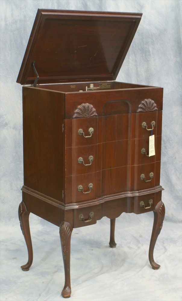 350 Brunswick Panatrope radio/phonograph, radio workin Jun 07, 2011