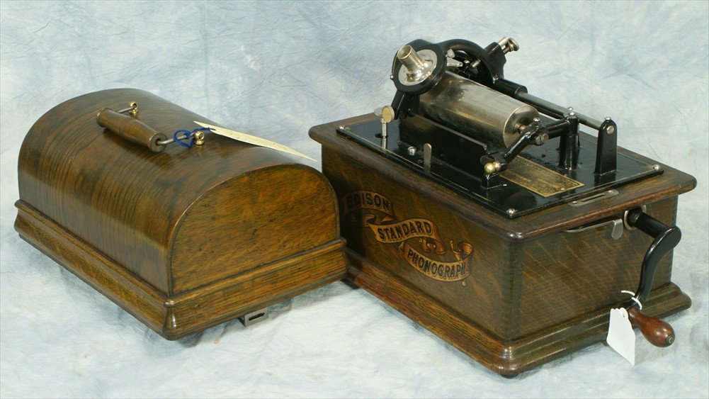 Edison Model B standard 2/4 minute cylinder phonog: Edison Model B standard 2/4 minute cylinder phonograph, SN 186211, good running condition