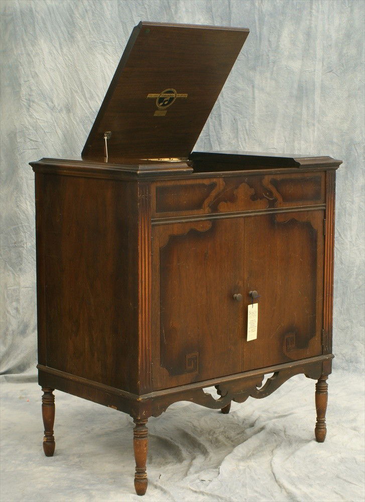 Columbia Model 720 Vivitonal console record player: Columbia Model 720 Vivitonal console record player, large orthophonic type horn, plays well