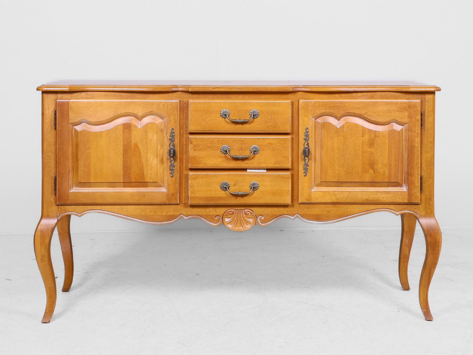 Ethan Allen walnut sideboard (1 of 6)