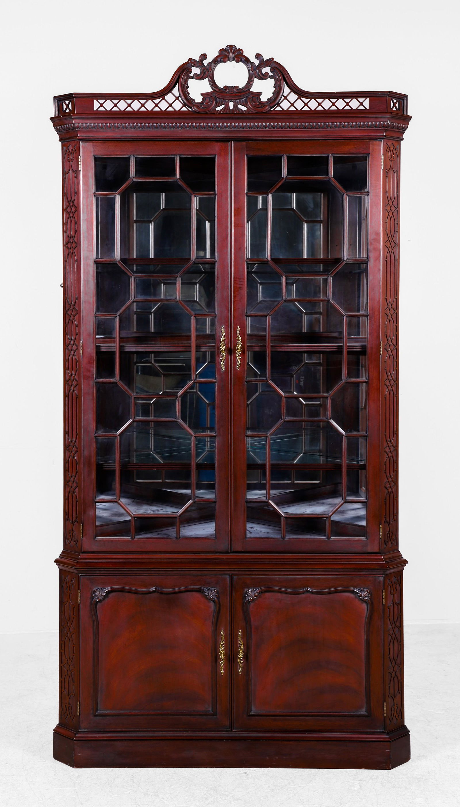 Henkel Harris Chippendale style mahogany corner cabinet (1 of 4)