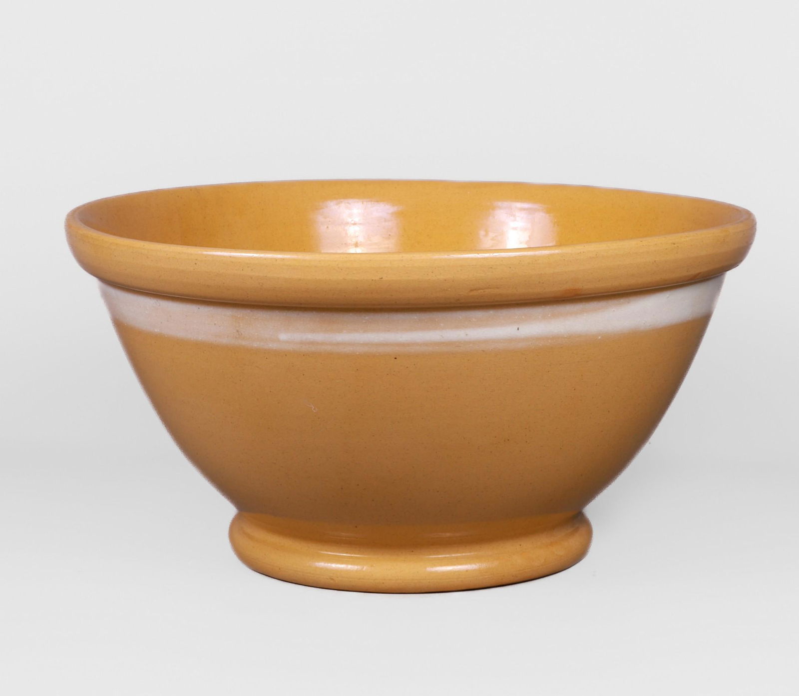 Large Yellow Ware Mixing Bowl (1 of 3)