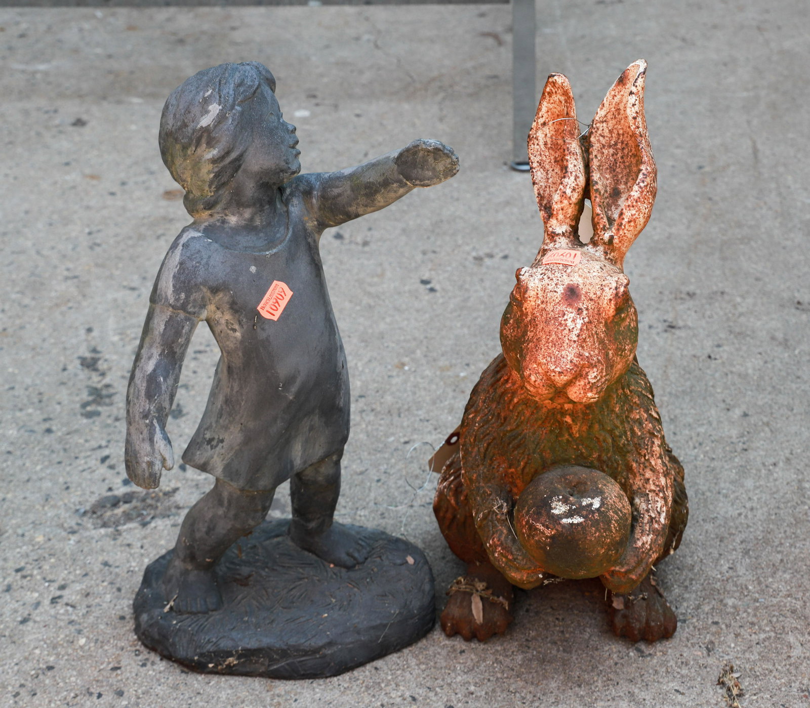 (2) Garden statues (1 of 1)