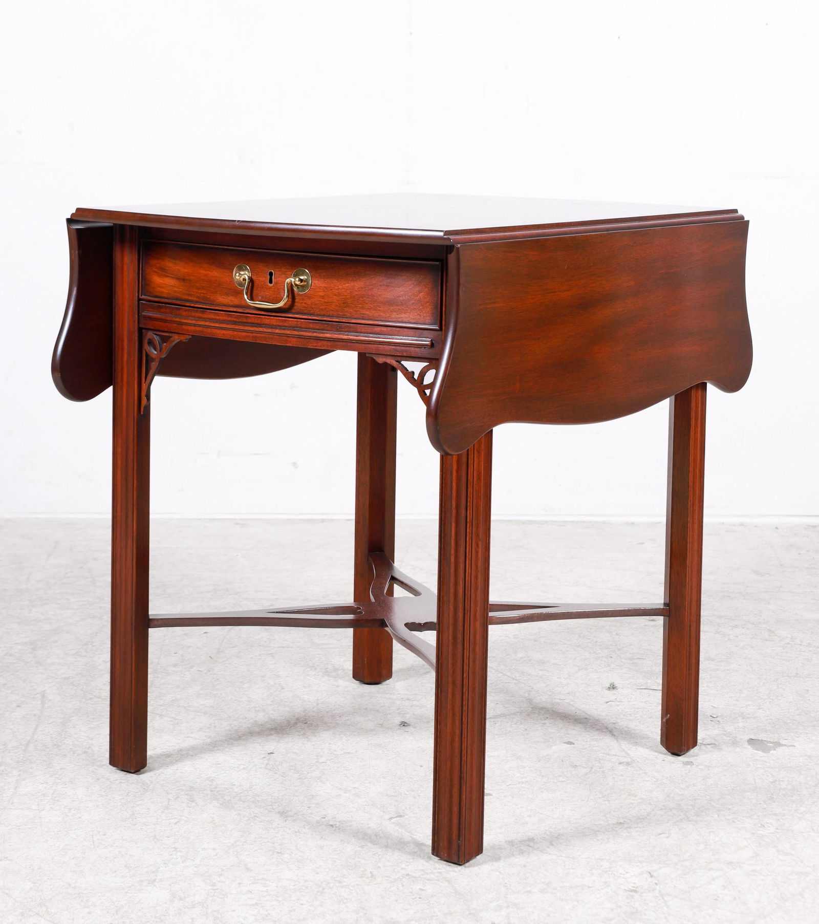 Henkel Harris Chinese Chippendale style mahogany drop leaf side table (1 of 5)