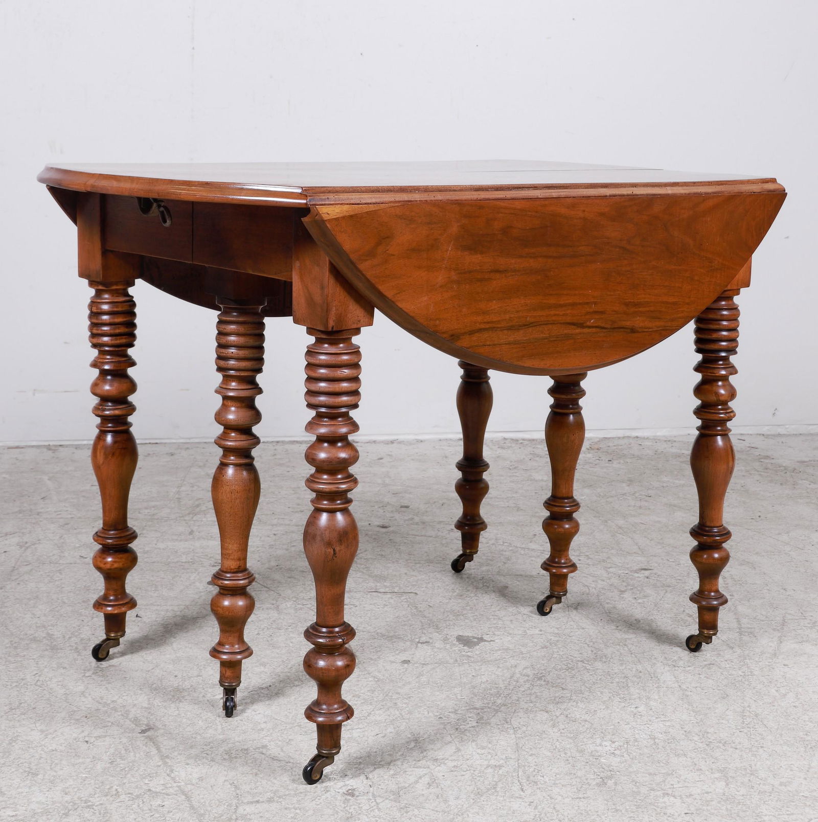 Sheraton style cherry dropleaf banquet table (1 of 4)